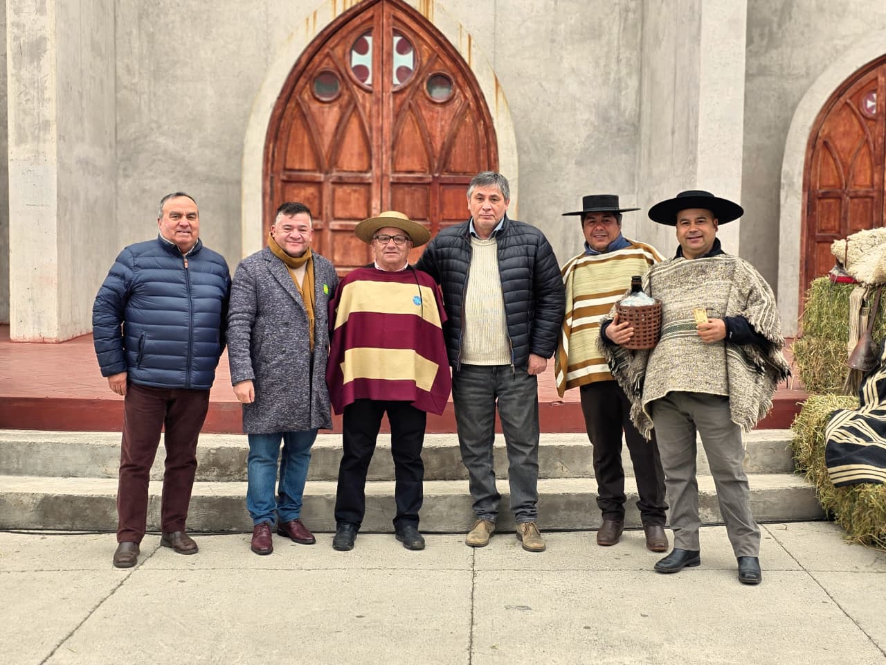 Doñihue celebró el Día del Patrimonio con exposiciones culturales, vehículos históricos y tradiciones en su Plaza de Armas
